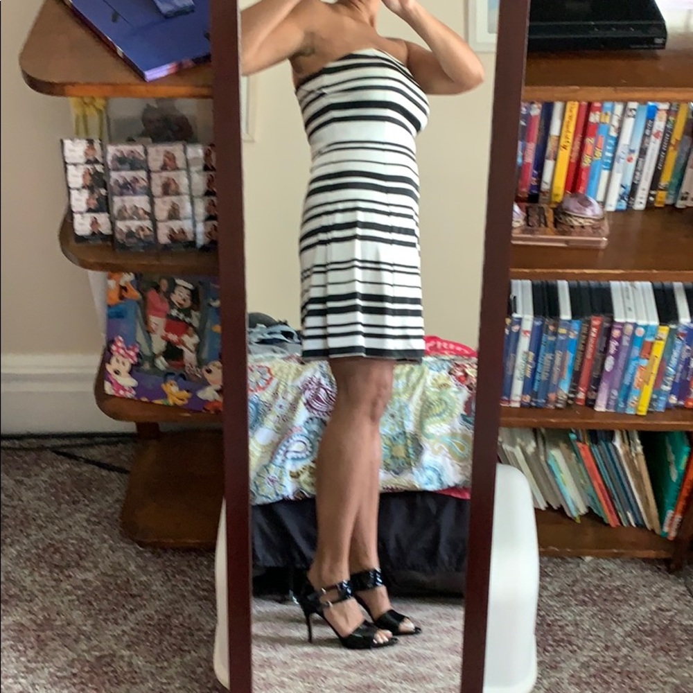 Dress - Picture 3 of 4